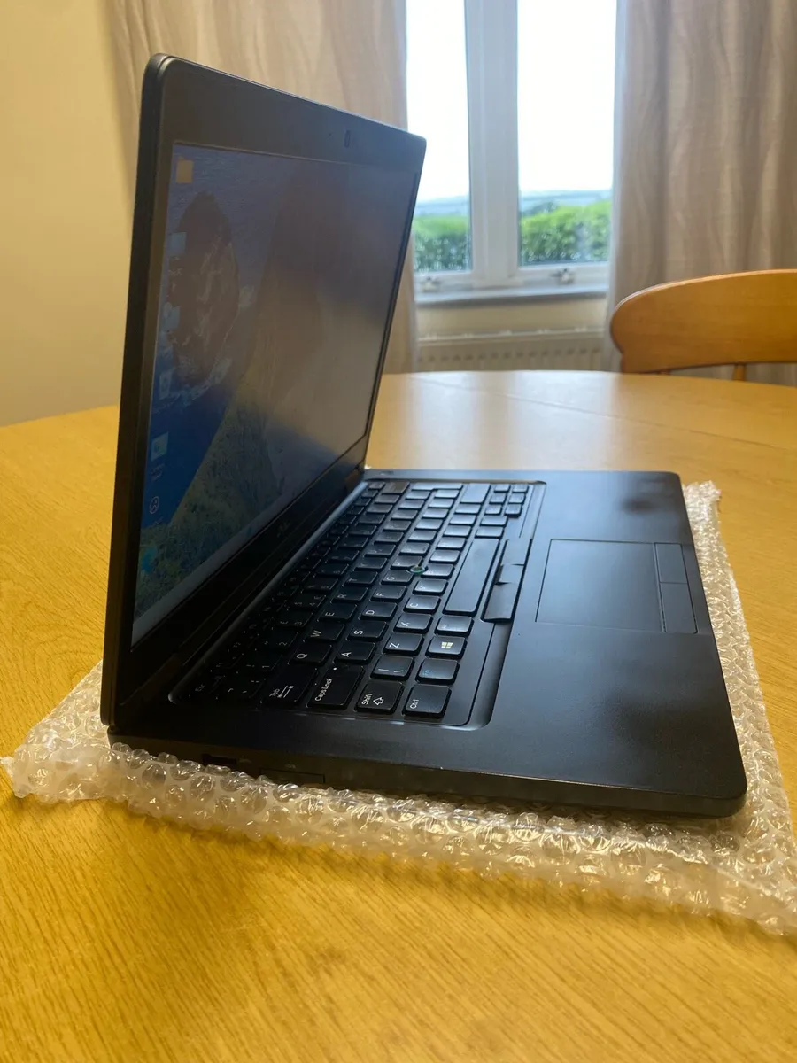 Dell Latitude 5490 - Image 4