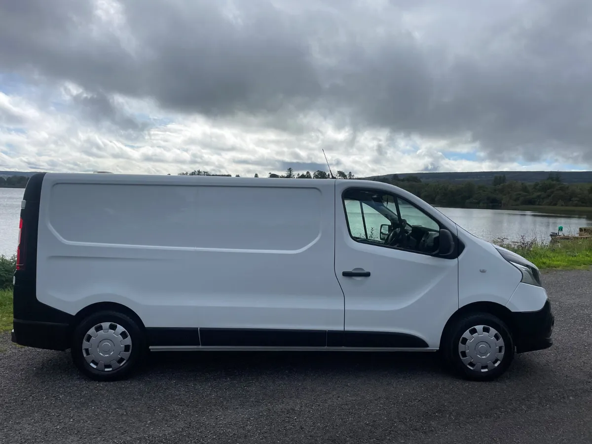 Renault Trafic 2019 lwb 1.6 diesel Cvrt 6/27 - Image 3