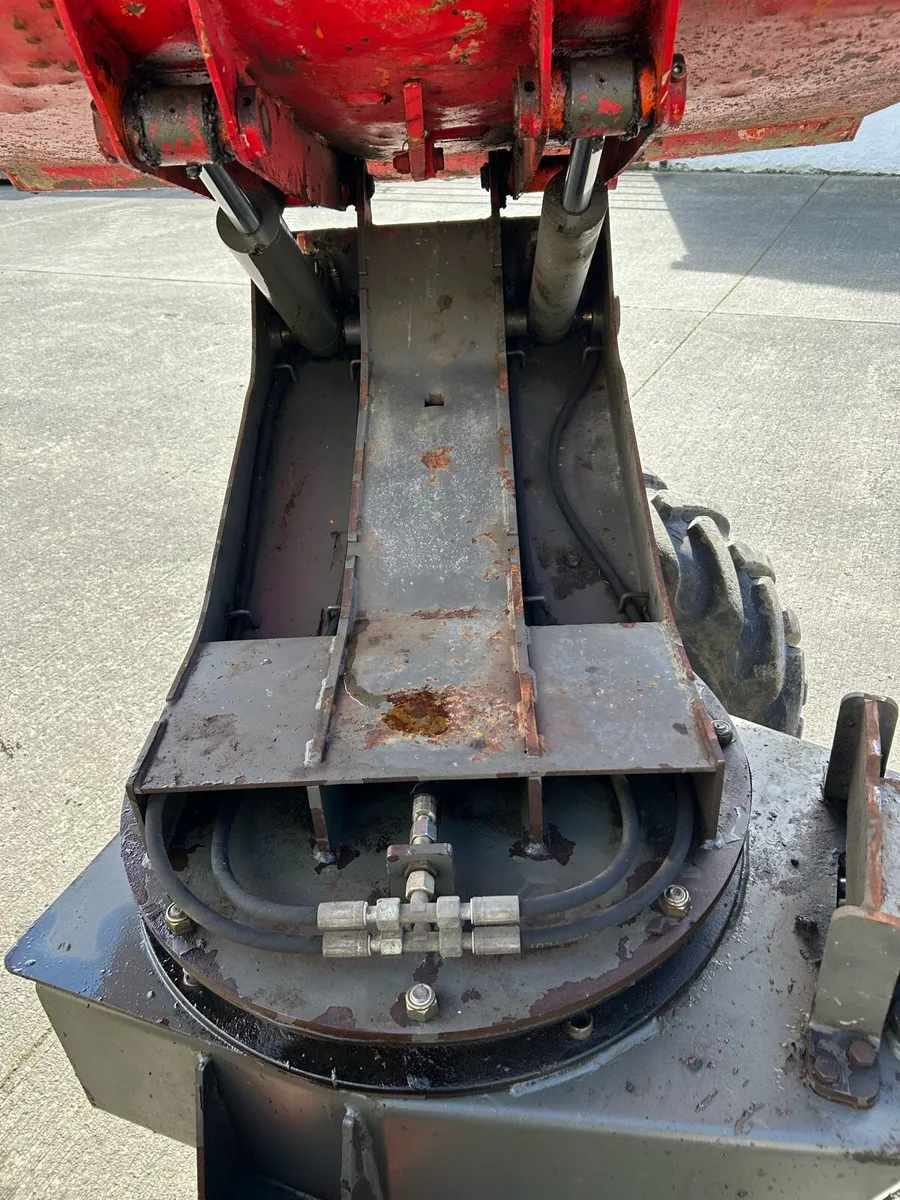 Ausa 2.5 ton Apx swivel dumper - Image 4