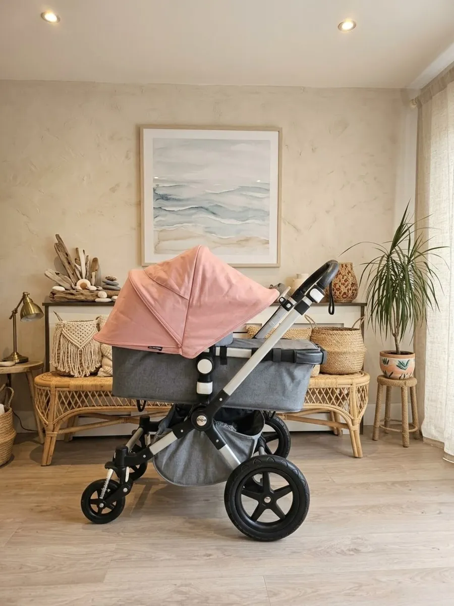 Immaculate Bugaboo Cameleon3 with car seat - Image 2
