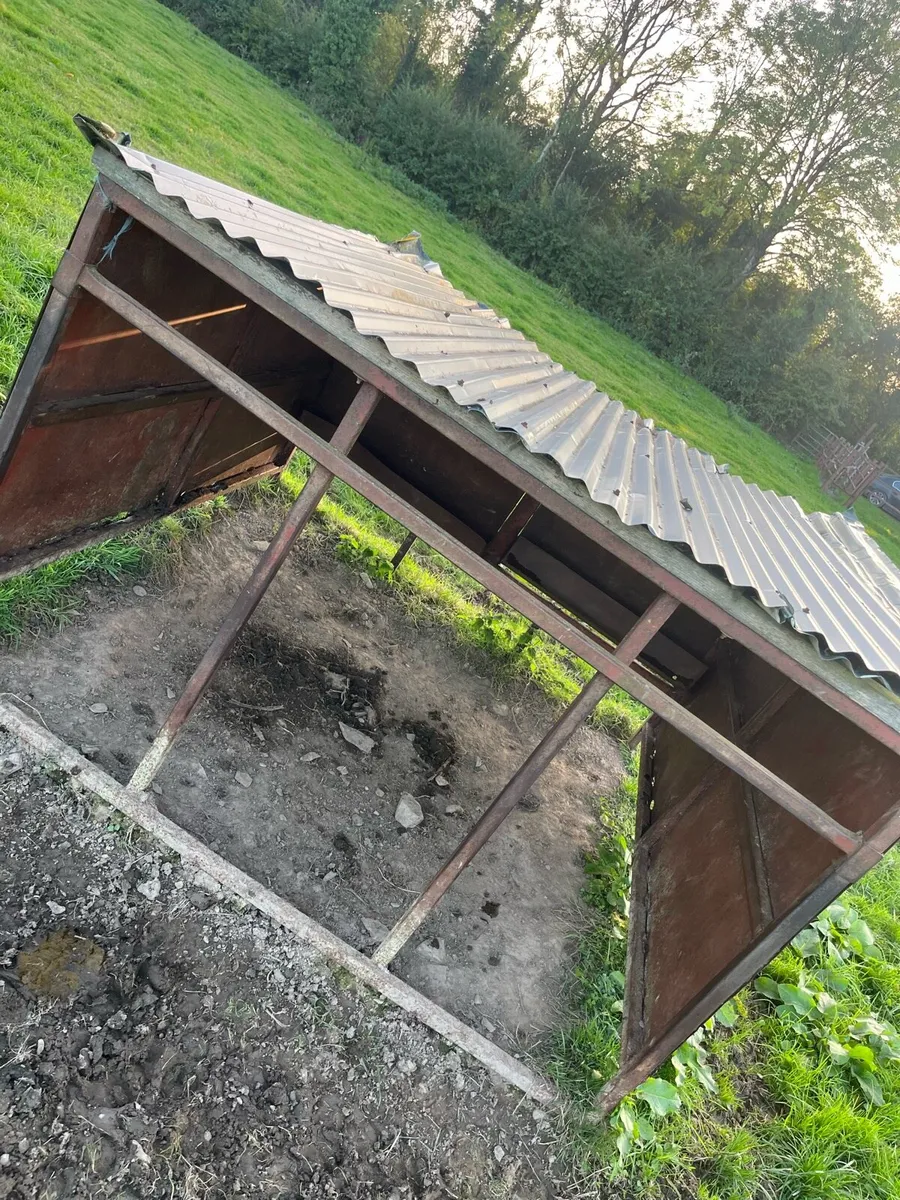 Calf creep feeder - Image 1