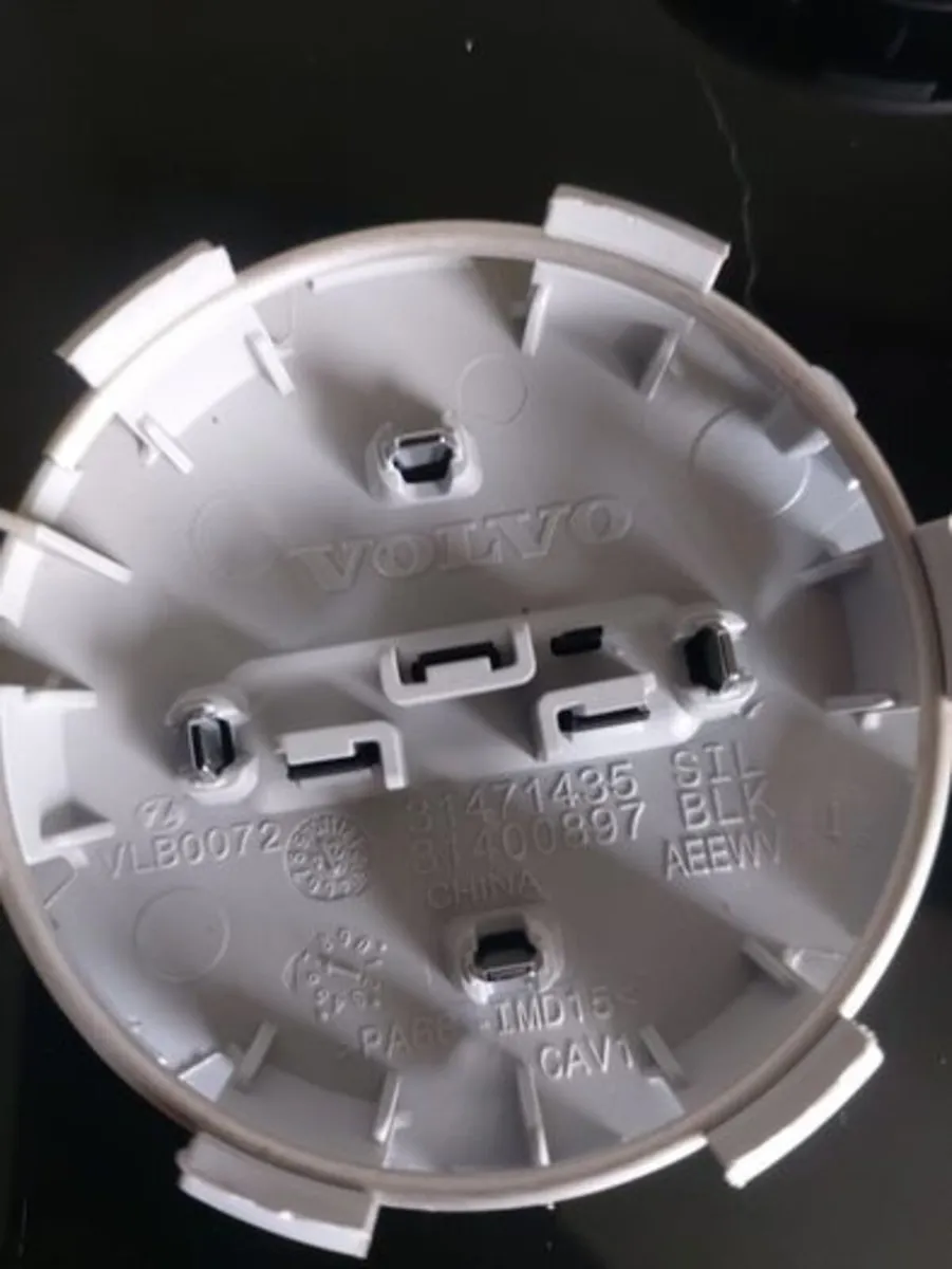 Volvo Xc60 Xc90 Centre Caps - Free Post - Image 2
