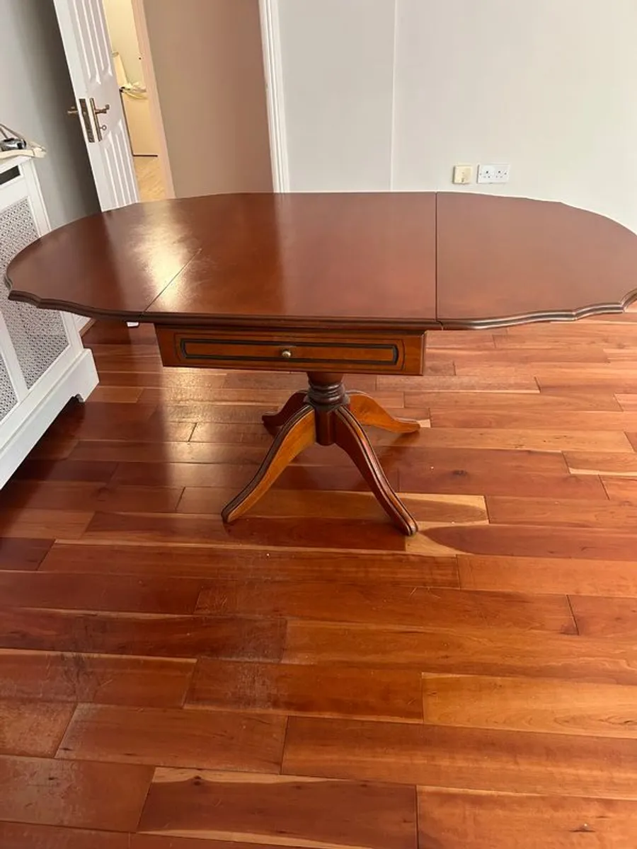Mahogony Table - Image 1