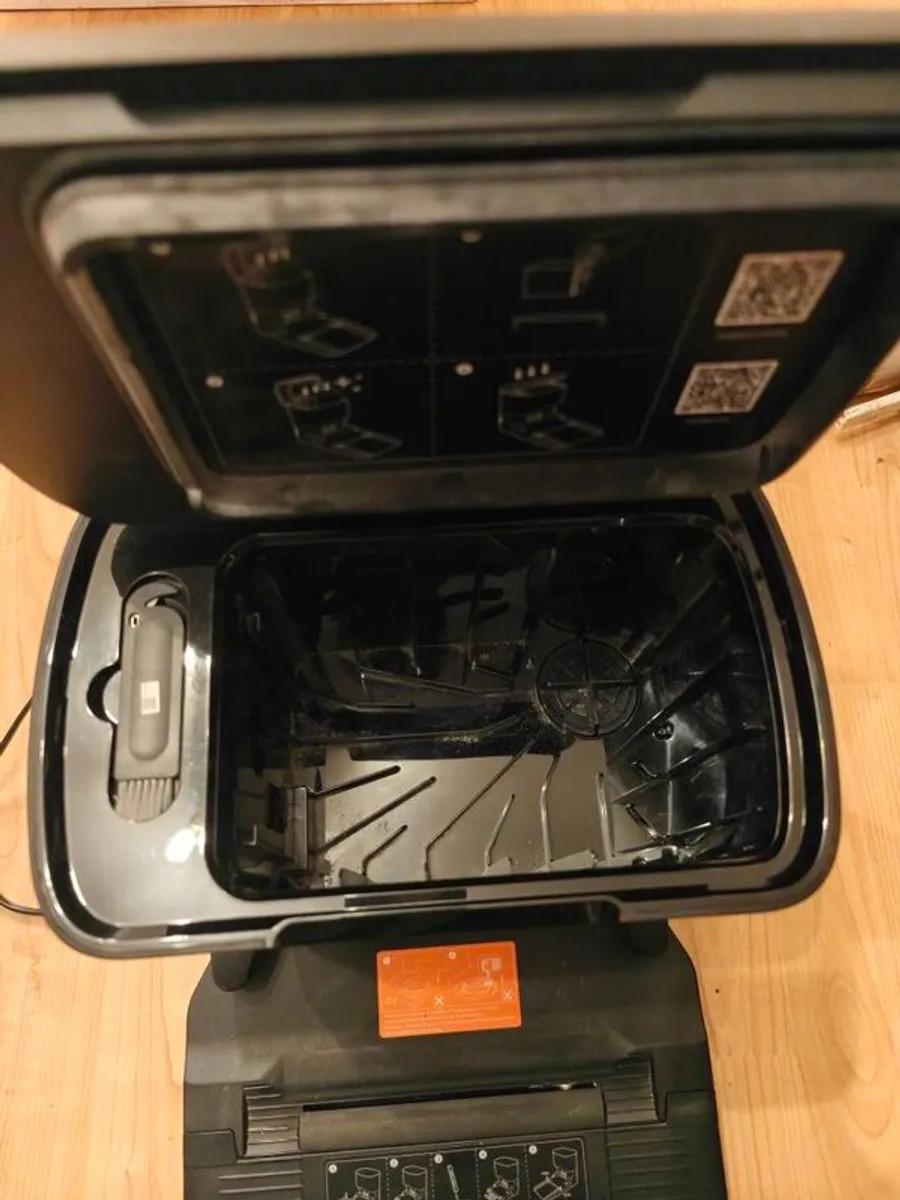 eufy L60 SES robot vacuum with docking base - Image 3