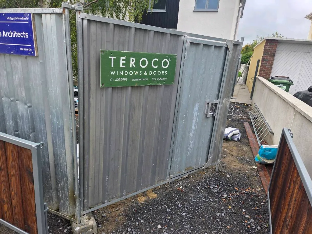 Fence panels hording - Image 2