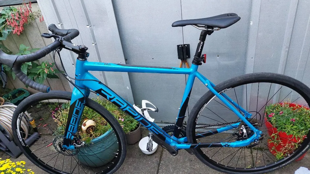 Rapide Gravel Bike with Disc Brakes - Image 2
