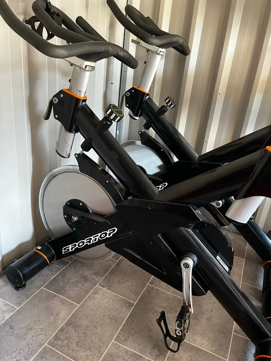 Spin bikes 30kg flywheel - Image 1