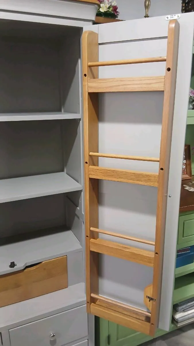 Kitchen pantry - Image 4