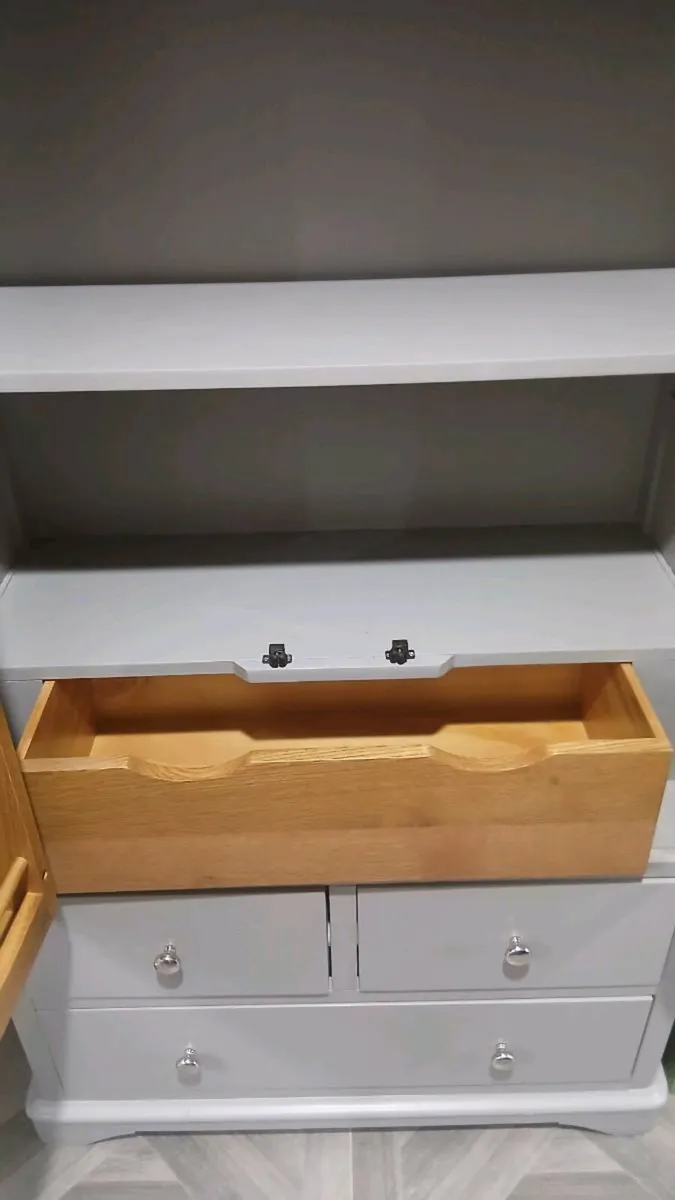 Kitchen pantry - Image 3