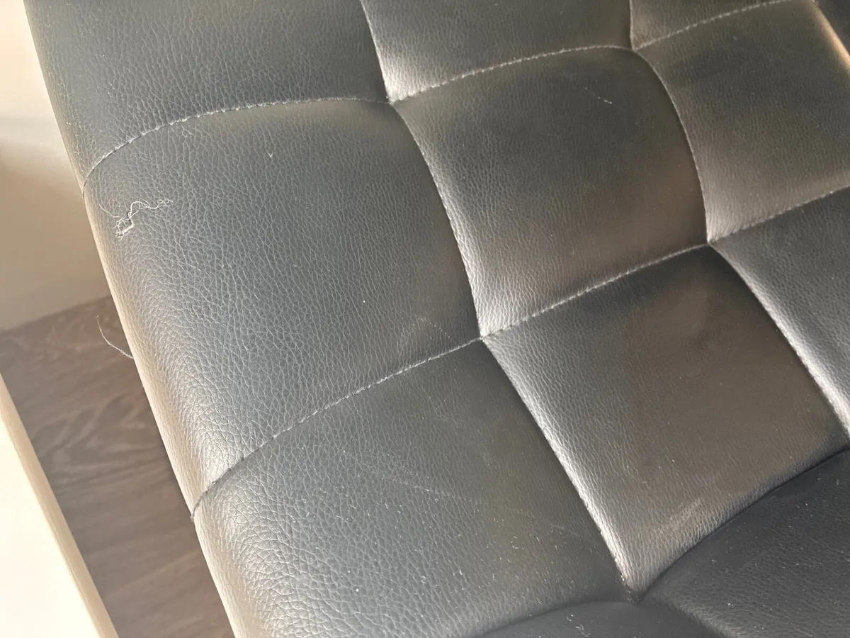 3x Black Faux Leather Quilted Bar Stools - Image 4