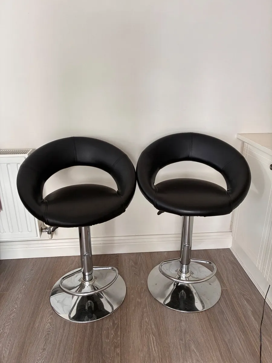 2x Black Faux Leather Adjustable Bar Stools  Pair - Image 4