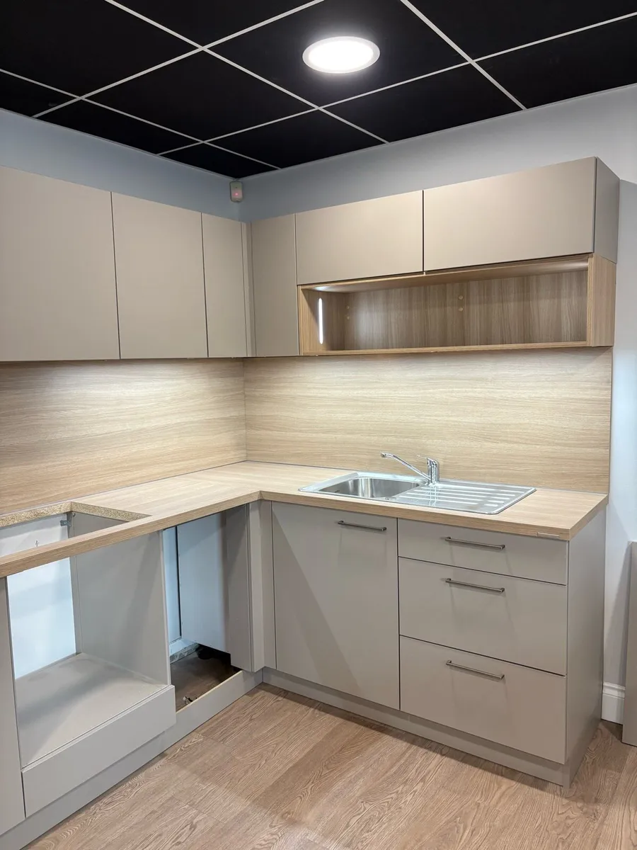 Kitchen - Image 4