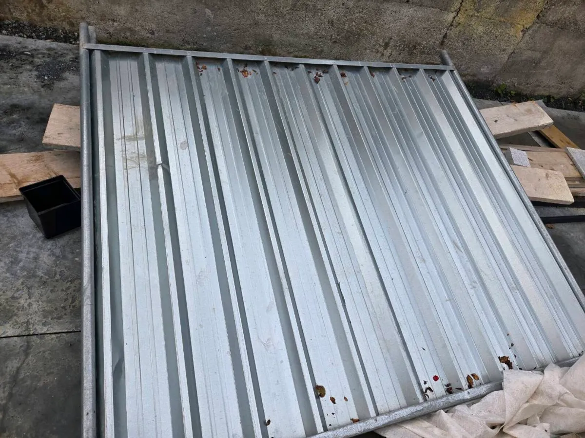 Fence panels hording - Image 1