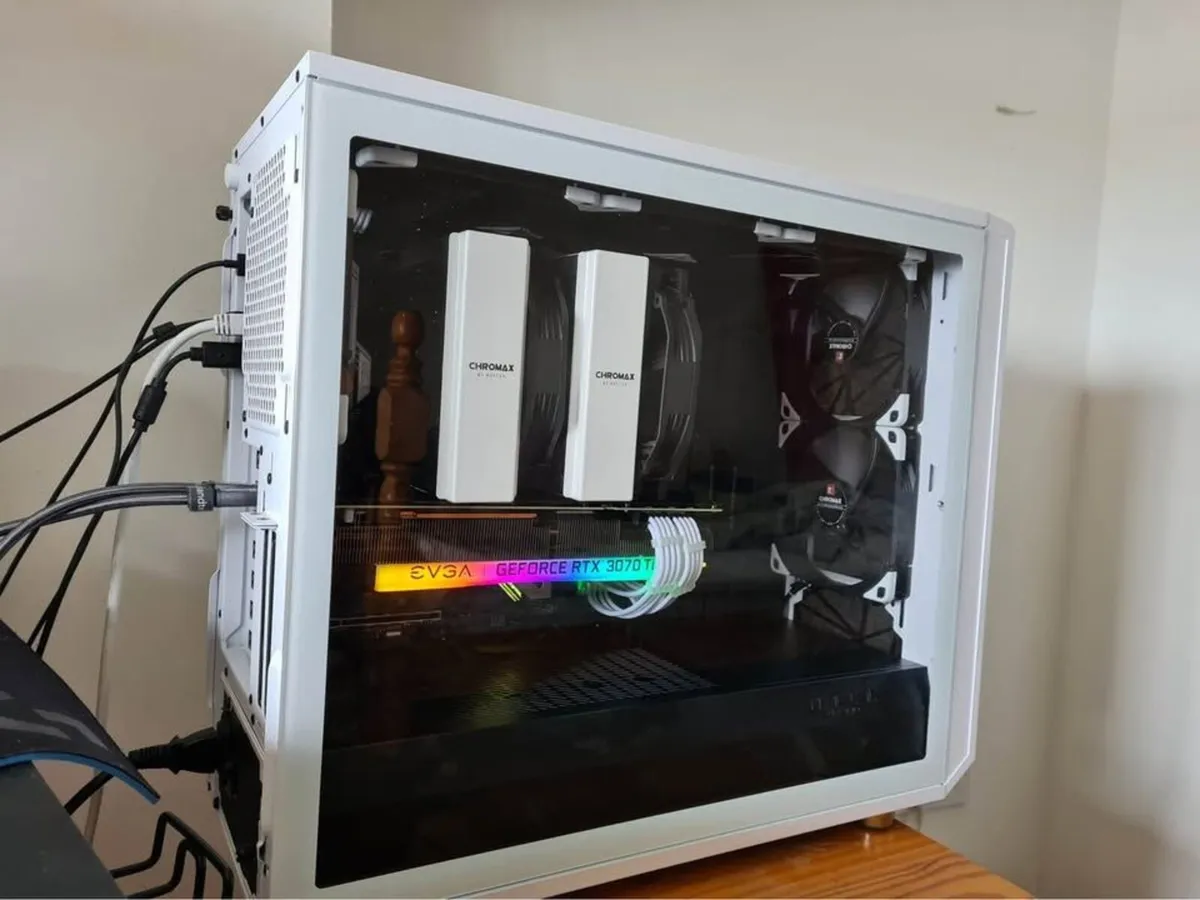 Custom Gaming PC – RTX 5080 + AMD Ryzen 7 7800X3D - Image 1