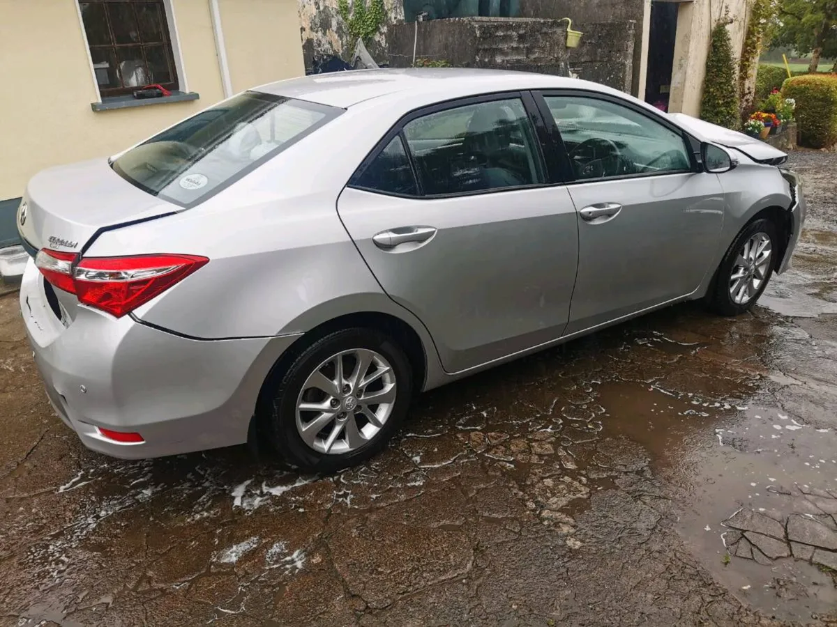 14 Toyota Corolla Diesel - Image 4