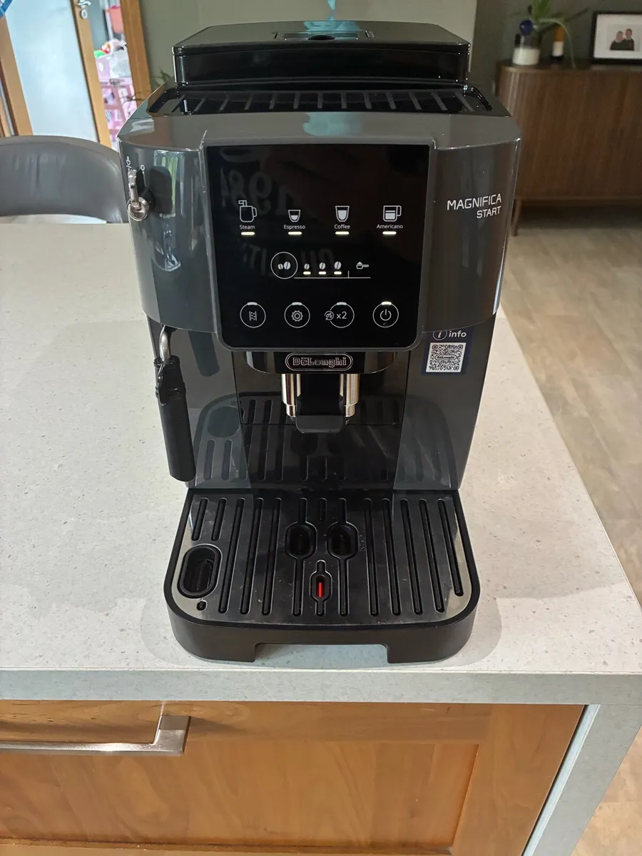 Sage oracle & Delonghi coffee machine - Image 4