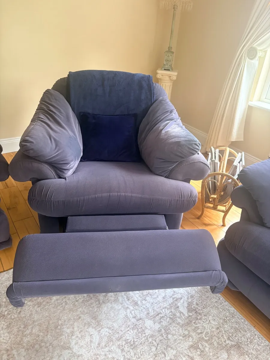 Sofa, armchair and recliner - Image 4