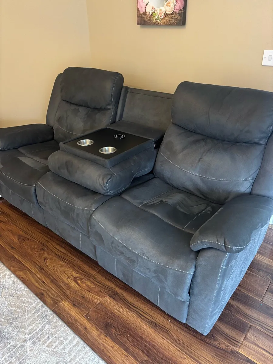 3+2 Electric Recliner Sofa with charger - Image 2