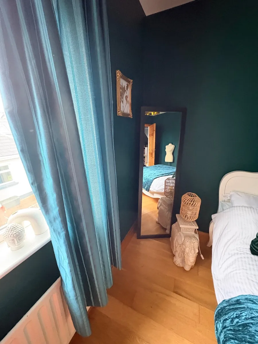Bedroom curtains, cushions, throw, mirror - Image 2