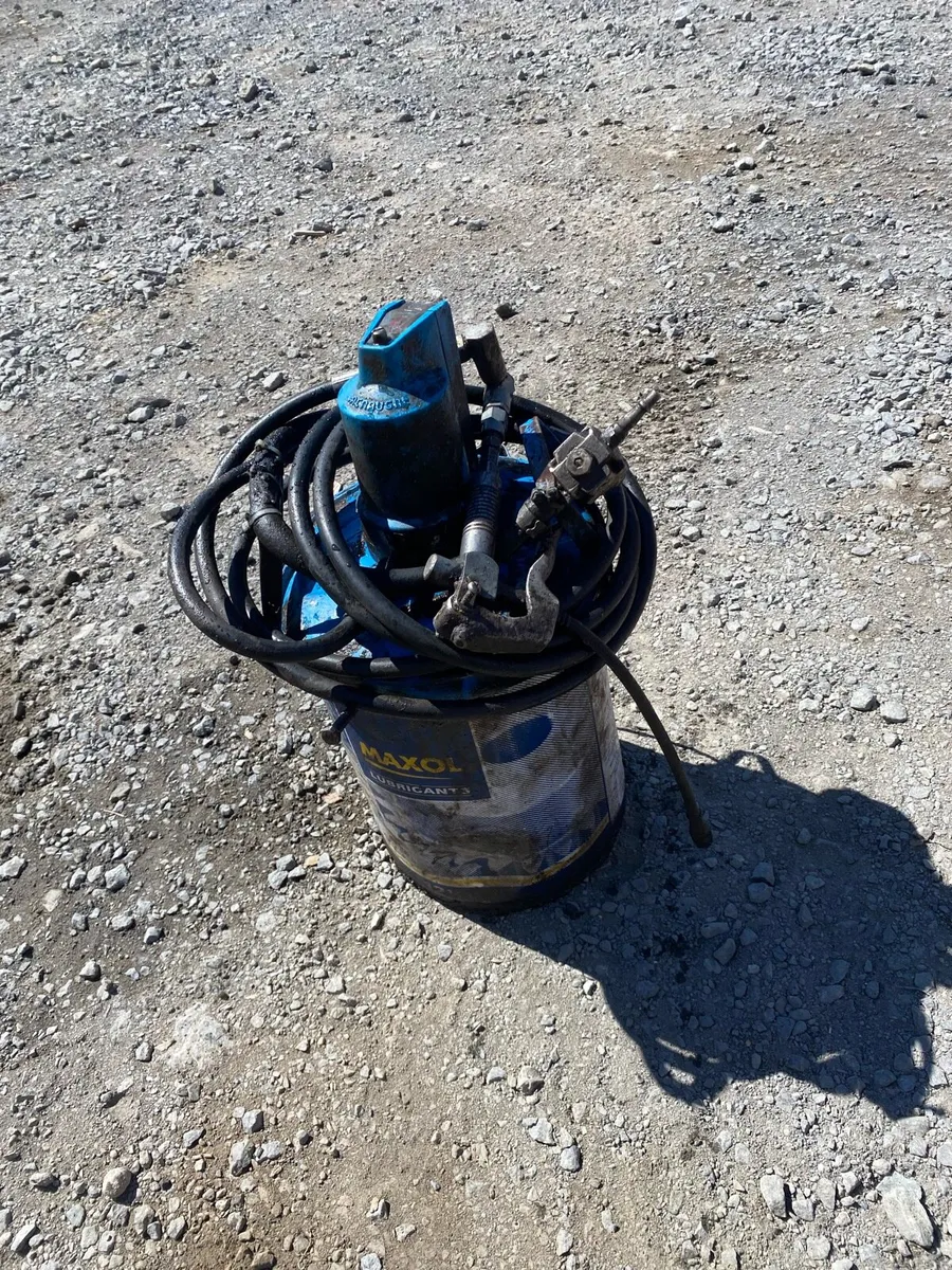 Grease pump - Image 2