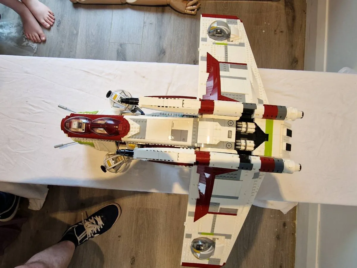 Lego Republic Gunship 75309 - Image 4