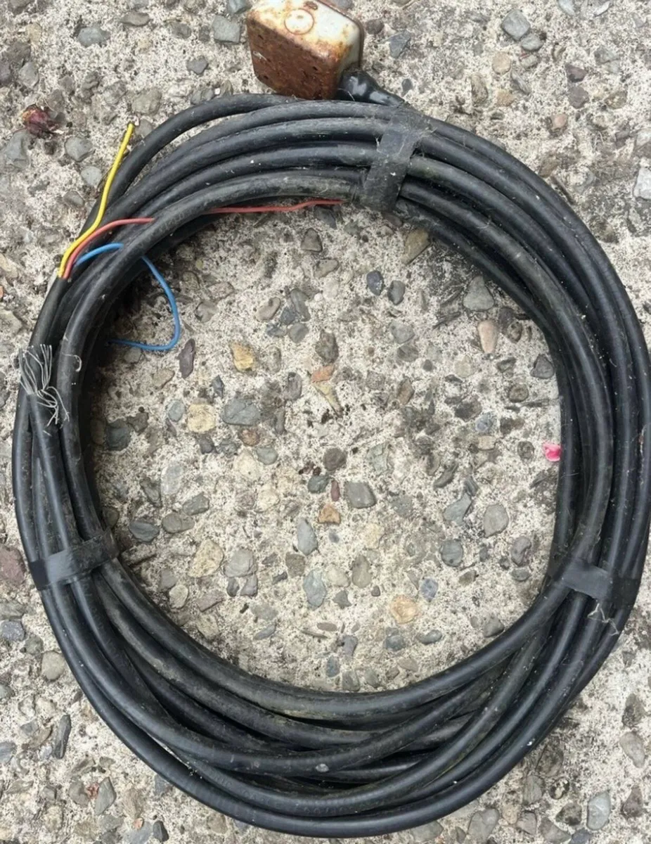 For sale heavy cable with three cores - Image 4