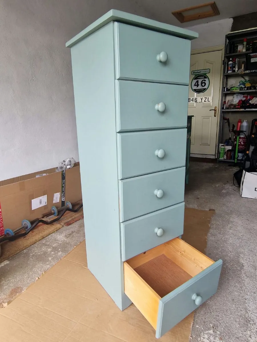 Chest of drawers - Image 1