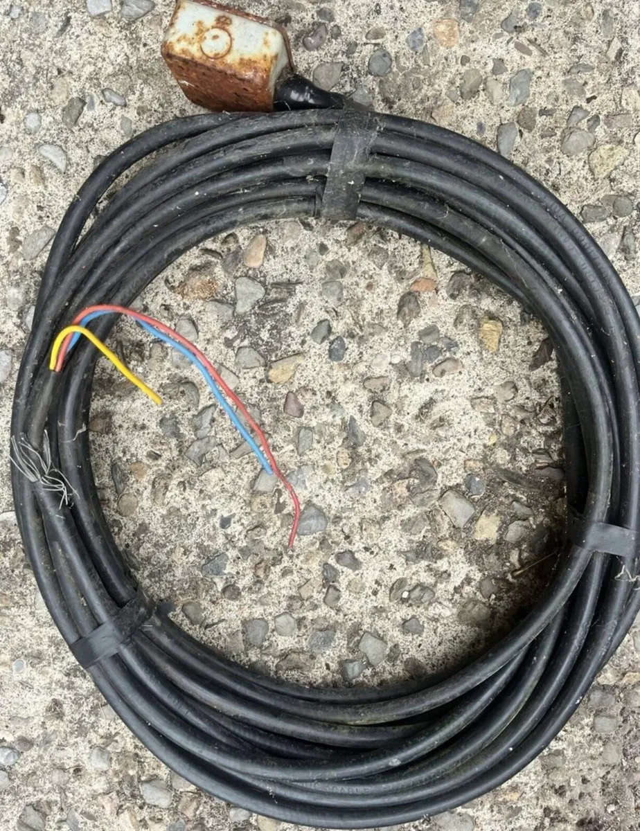 For sale heavy cable with three cores - Image 1