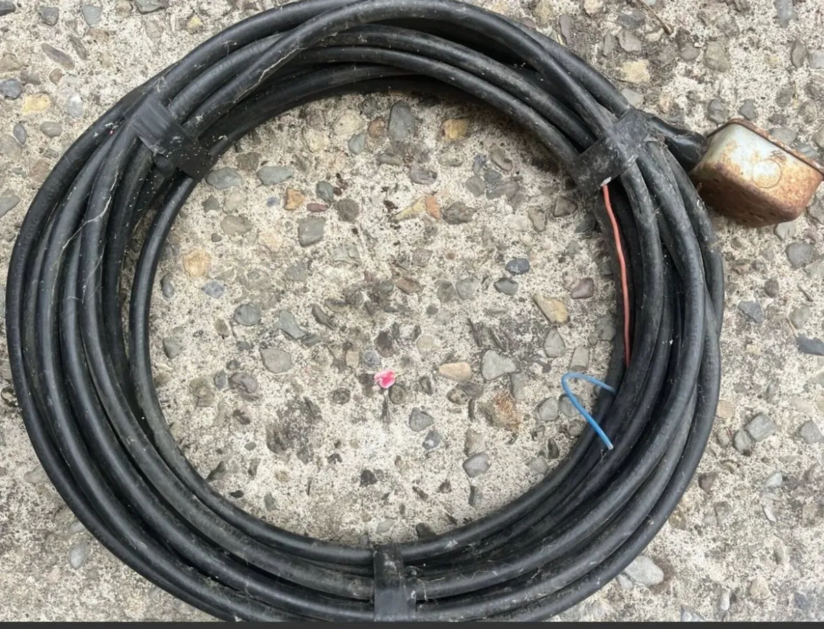 For sale heavy cable with three cores - Image 2