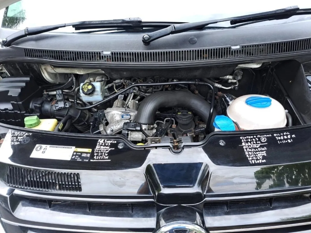 Volkswagen Transporter 2015 - Image 2