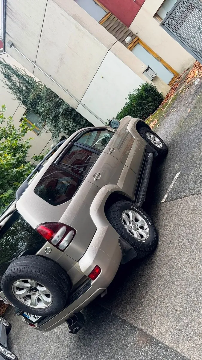 Land cruiser 2004 - Image 1