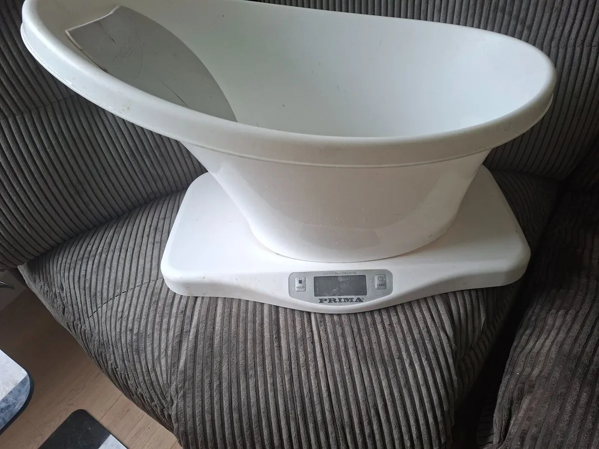 Baby weighing scales - Image 1