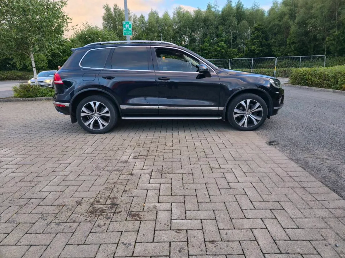2011 VW TOUAREG - Image 1