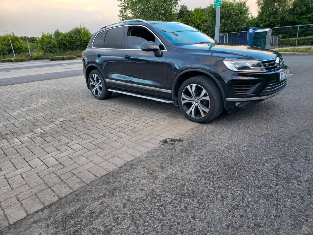 2011 VW TOUAREG - Image 2