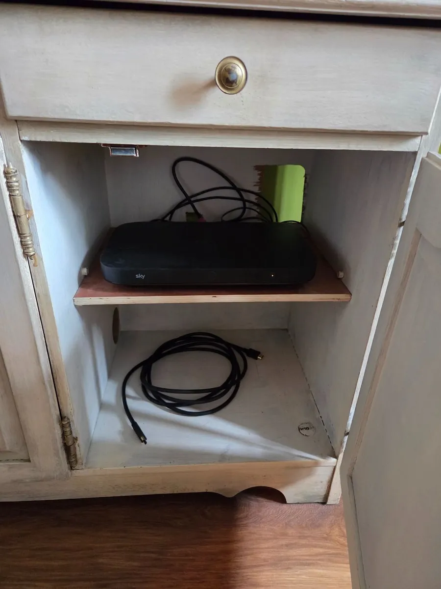 cabinet - Image 1
