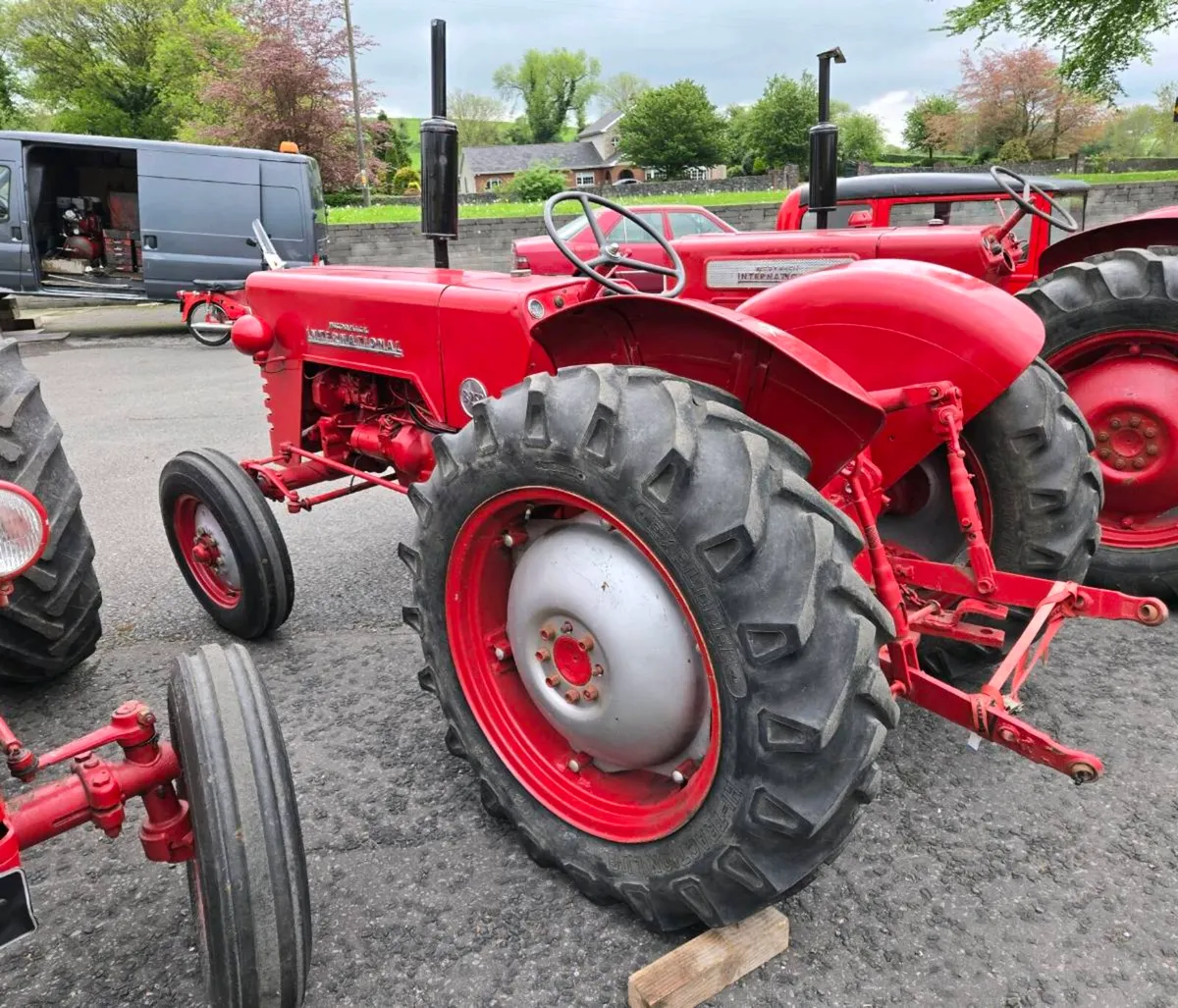 Vintage tractors - Image 2