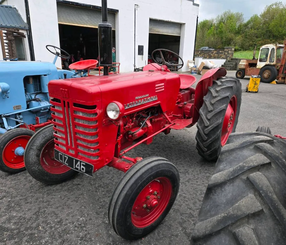 Vintage tractors - Image 4