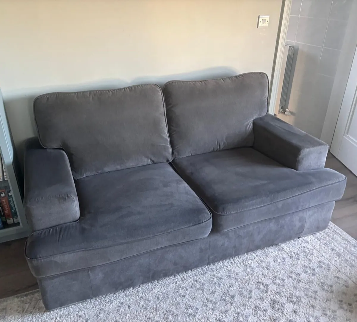 Couch - Image 2