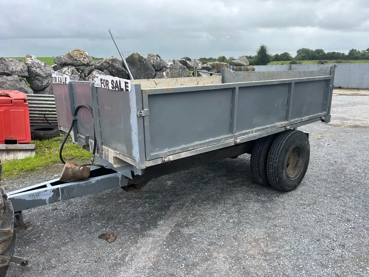 Trailer - Image 1