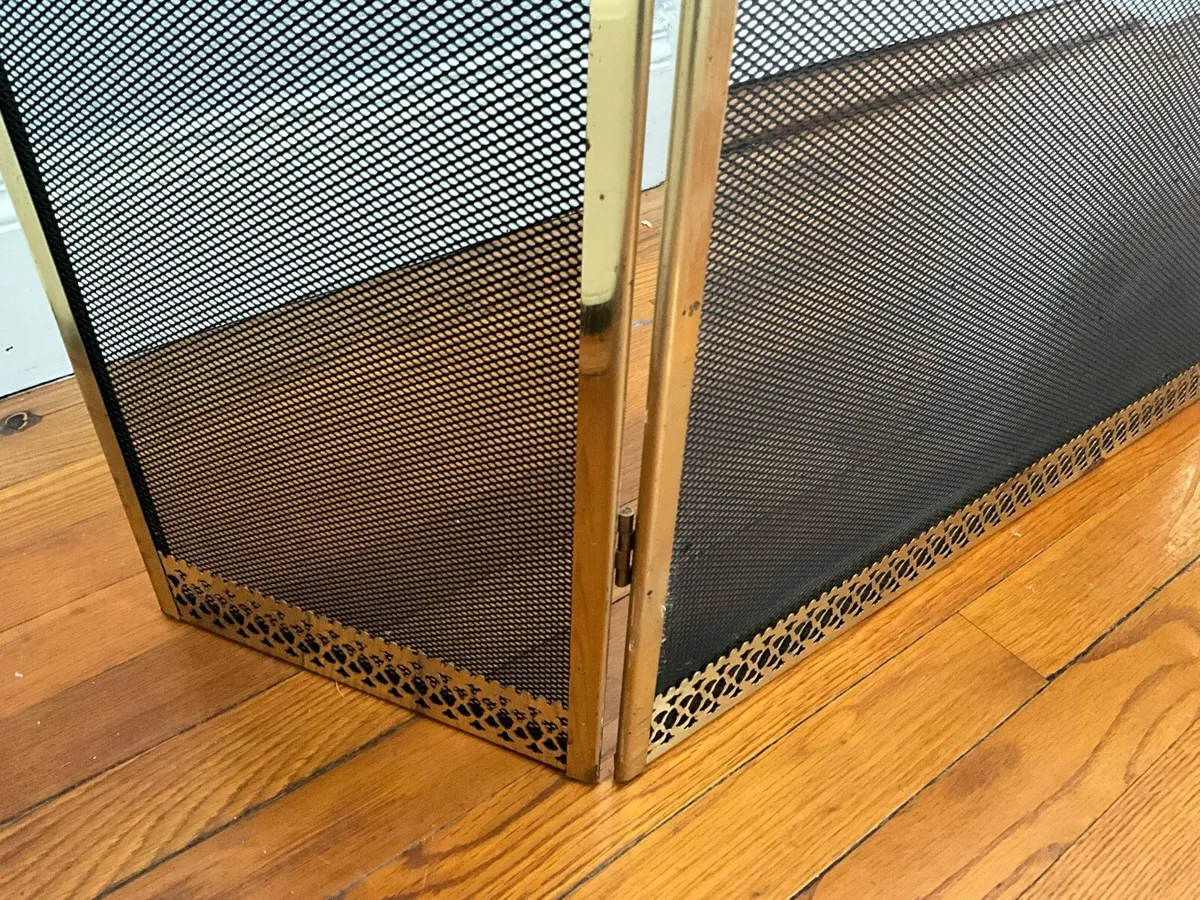 Vintage Brass Fire Screen with Metal Mesh - Image 4