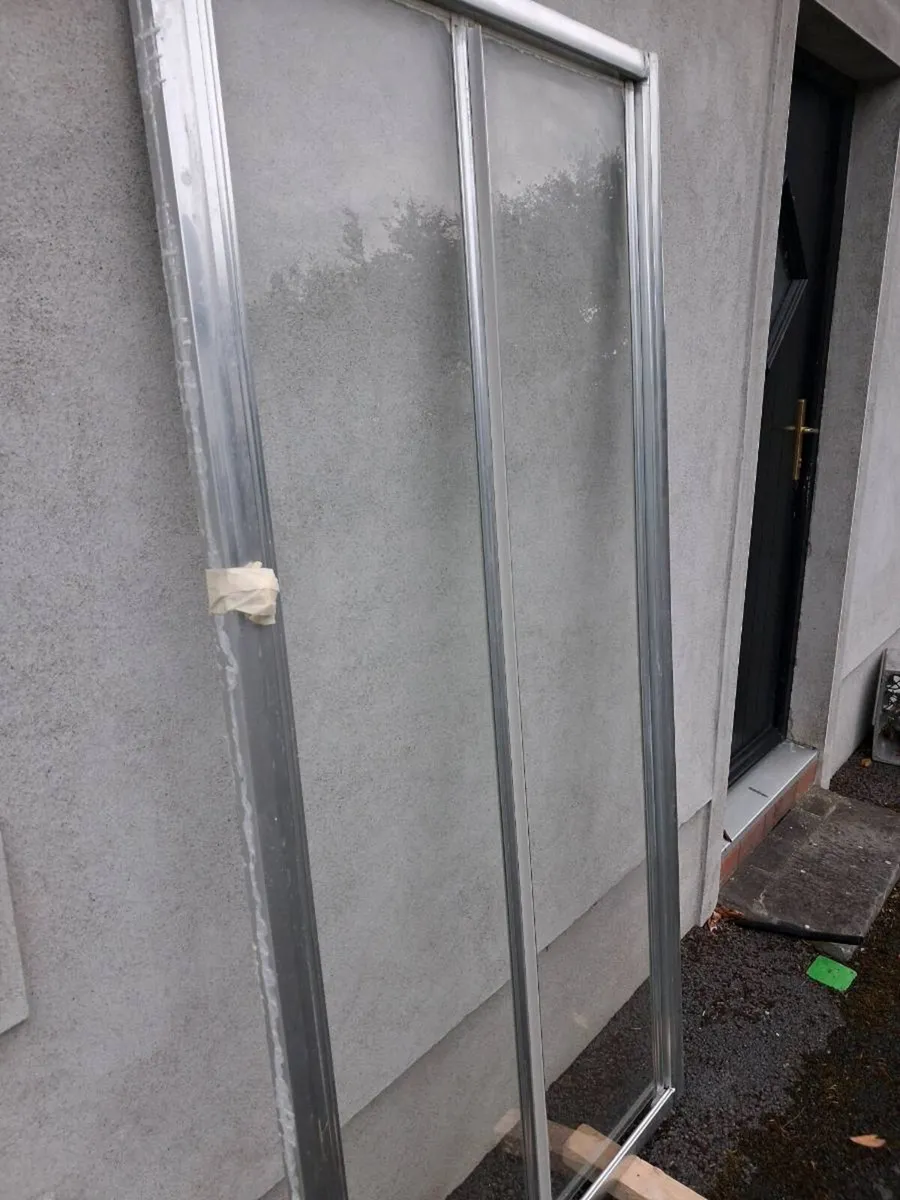 Bifold shower door - Image 4