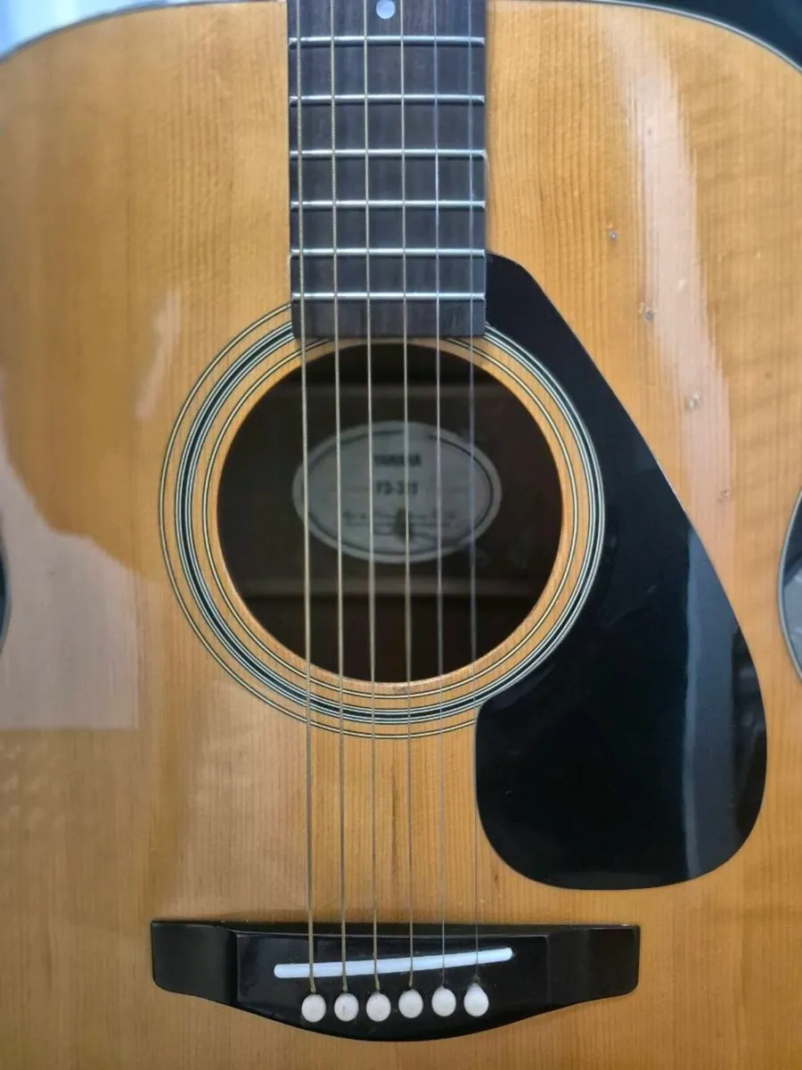 Yamaha FS311 Dreadnought Acoustic Guitar - Image 3