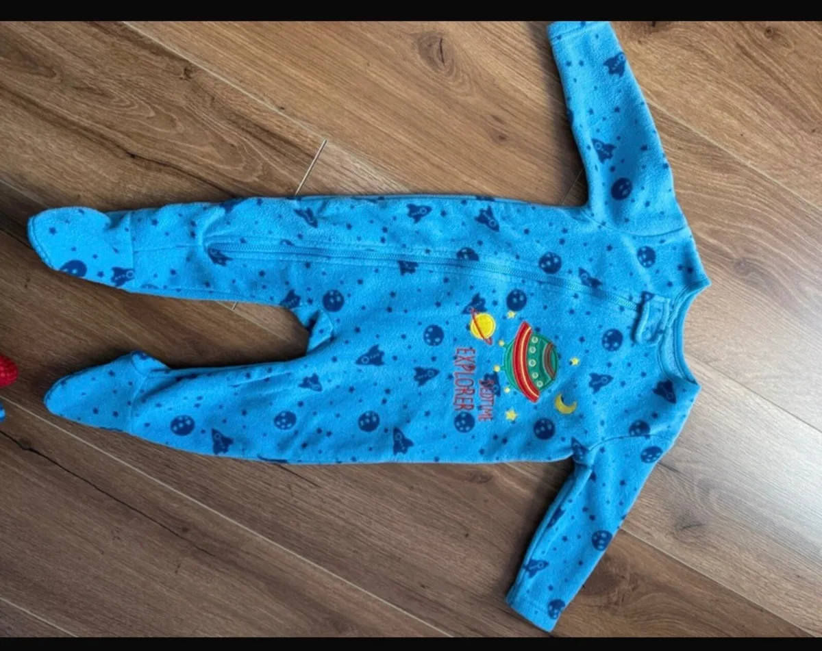 sleepsuits size 6-9months - Image 2