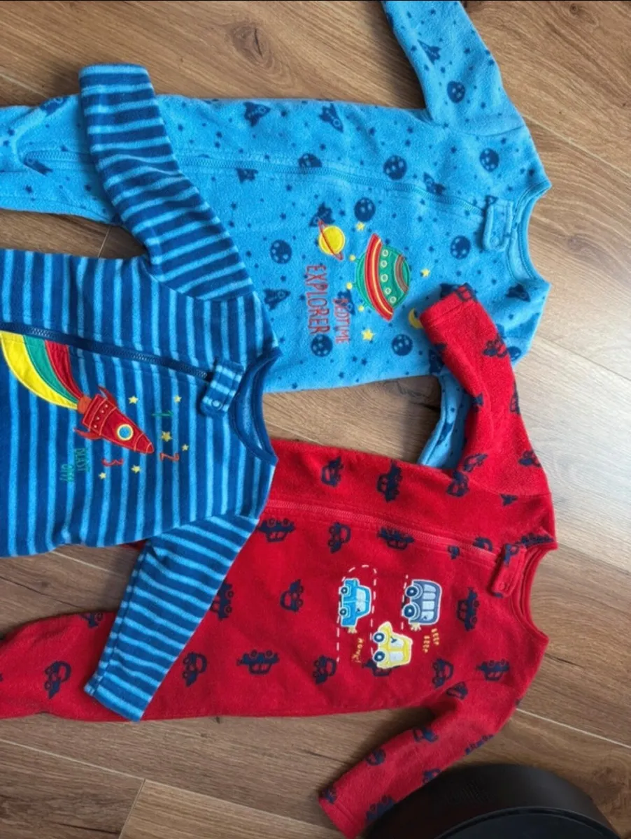 sleepsuits size 6-9months - Image 4
