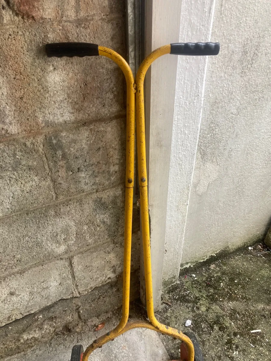 Hand lawnmower - Image 3