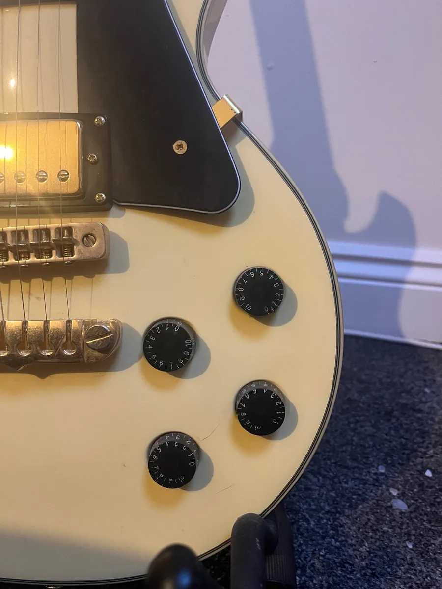 Guitar - Image 4