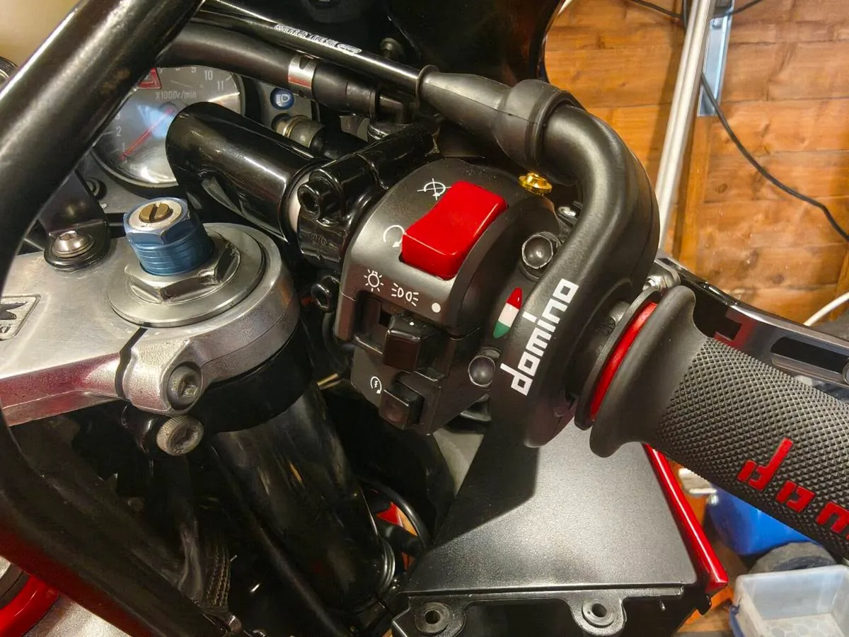2001 Kawasaki ZX9R - Image 3