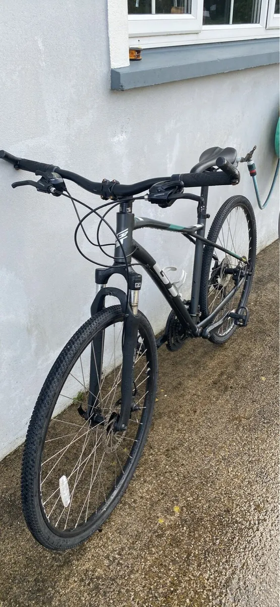 Hybrid bike - Image 2