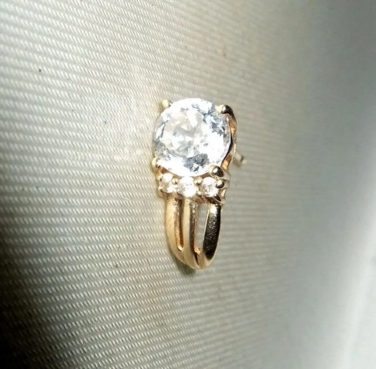 Beautiful 14k Gold Single Stud Earring - Unisex - Image 4
