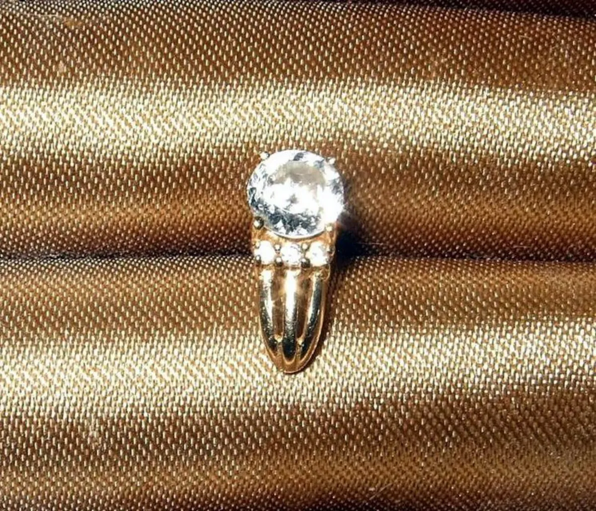 Beautiful 14k Gold Single Stud Earring - Unisex - Image 2